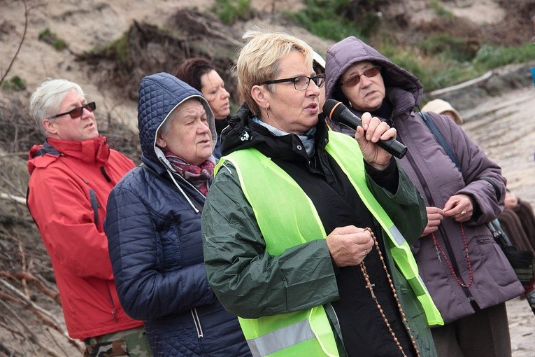 Różaniec do Granic na plaży w Ustce