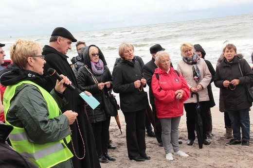 Różaniec do Granic na plaży w Ustce