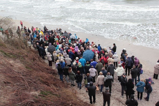 Różaniec do Granic na plaży w Ustce