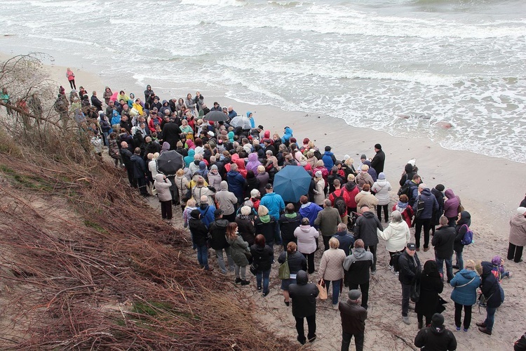 Różaniec do Granic na plaży w Ustce