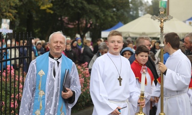 - Mamy szczególne powody, by Różaniec odmówić na granicznym dworcu kolejowym - tłumaczy ks. kan. Marian Brańka