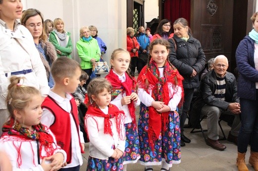 Pielgrzymka, różaniec i córka świętej