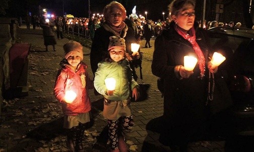 Ze śpiewem i modlitwą szli także najmłodsi