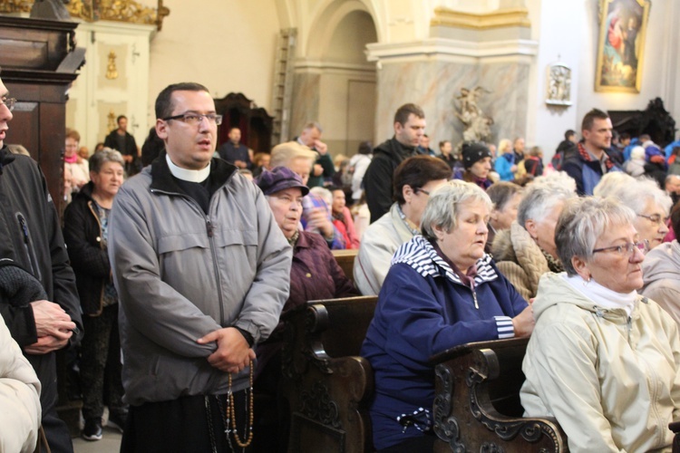 Pielgrzymka, różaniec i córka świętej