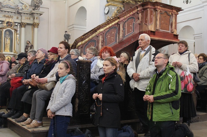 Pielgrzymka, różaniec i córka świętej