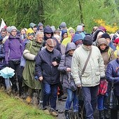 Pobożność i patriotyzm kazały setkom tysięcy wiernych modlić się na rubieżach. Wśród nich byli nasi diecezjalnie.