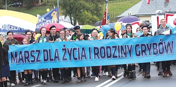 Uczestnicy marszu przyjechali z całej diecezji.