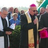 ▲	Modlitwę ekumeniczną prowadzili abp Józef Górzyński wraz z bp. Rudolfem Bażanowskim.