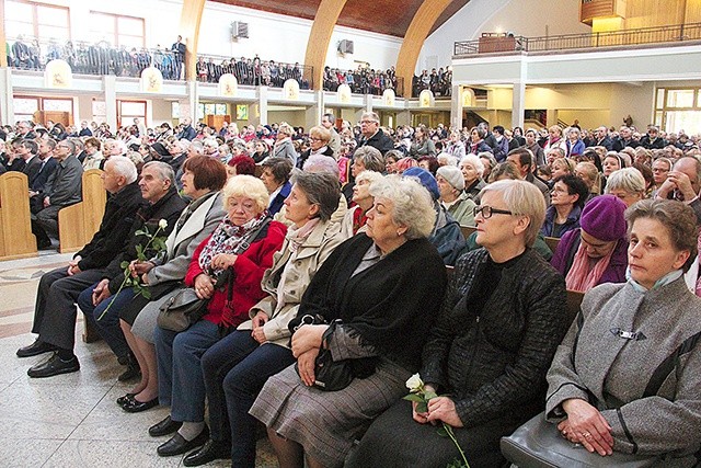 ▲	W uroczystości wzięli udział wierni z parafii, ale także pielgrzymi z całej archidiecezji.