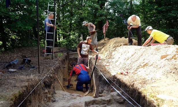 Archeolodzy natrafili na ceglaną kryptę