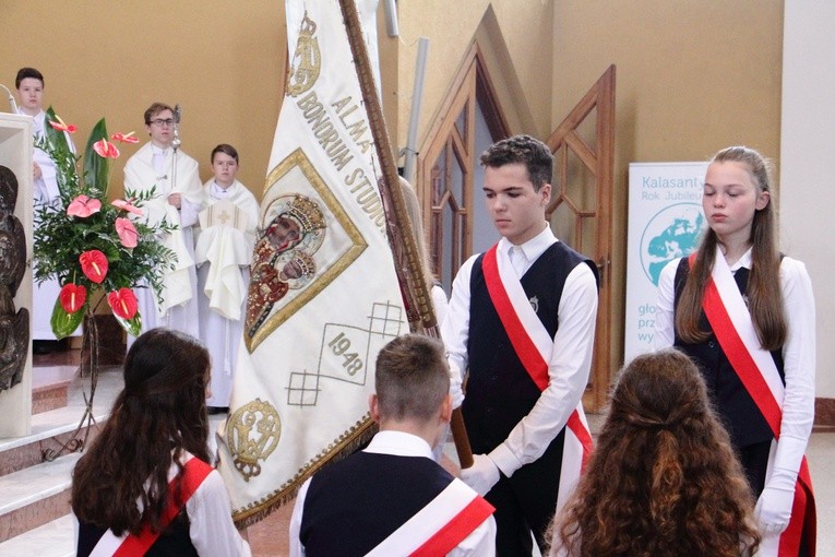 Święto patrona i ślubowanie klas I SP Zakonu Pijarów im. ks. S. Konarskiego