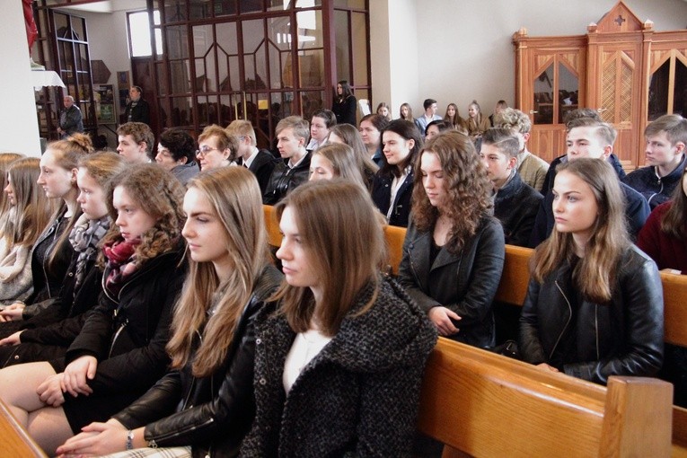 Święto patrona i ślubowanie klas I SP Zakonu Pijarów im. ks. S. Konarskiego
