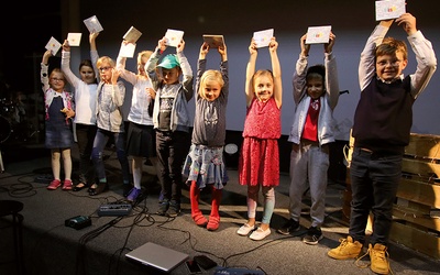 Małe TGD to dziecięcy zespół wykonujący pop z chrześcijańskim przesłaniem.