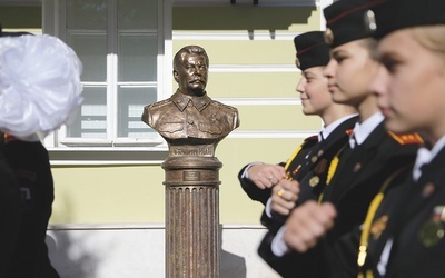 Kult trwa. Na zdjęciu odsłonięcie popiersia Stalina w centrum Moskwy w czerwcu br.