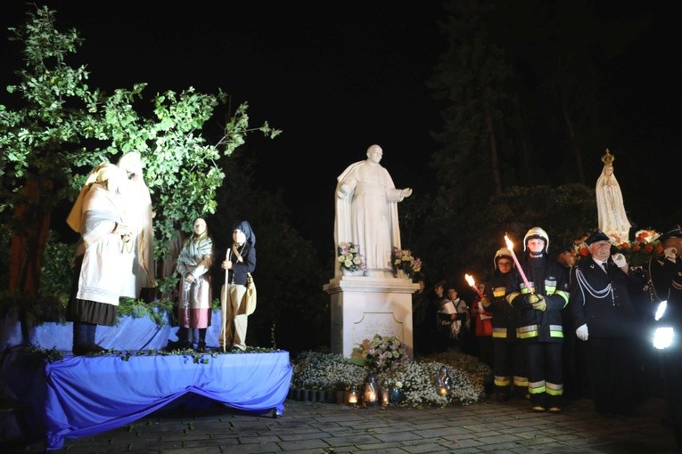Różańcowa procesja fatimska w Czechowicach-Dziedzicach