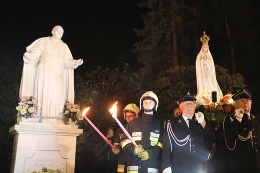 Różańcowa procesja fatimska w Czechowicach-Dziedzicach