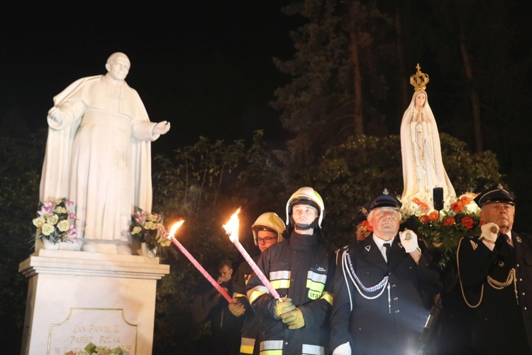 Różańcowa procesja fatimska w Czechowicach-Dziedzicach