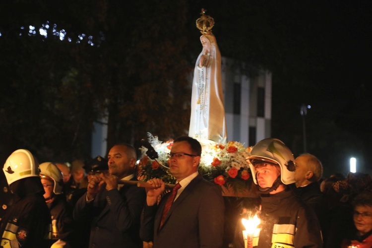 Różańcowa procesja fatimska w Czechowicach-Dziedzicach