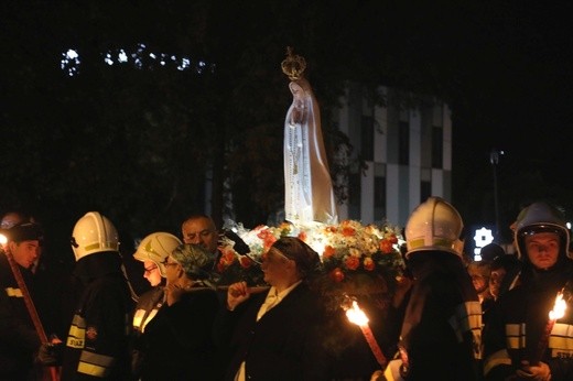 Różańcowa procesja fatimska w Czechowicach-Dziedzicach