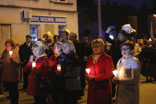 Różańcowa procesja fatimska w Czechowicach-Dziedzicach