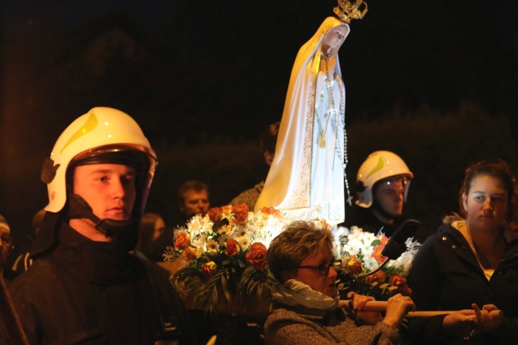 Różańcowa procesja fatimska w Czechowicach-Dziedzicach