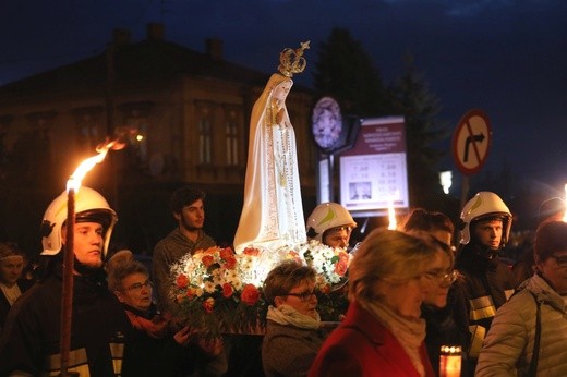 Różańcowa procesja fatimska w Czechowicach-Dziedzicach