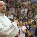 O. Szustak na SGGW. Sześć i pół rady na szczęśliwe małżeństwo