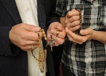Włosi oplotą dziś "buta" Różańcem