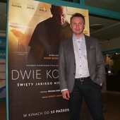 Reżyser Michał Kondrat na premierze filmu w Skierniewicach