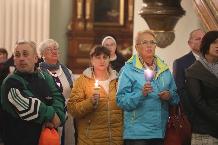 Poświęcenie figury MB Fatimskiej u św. Marii Magdaleny w Cieszynie