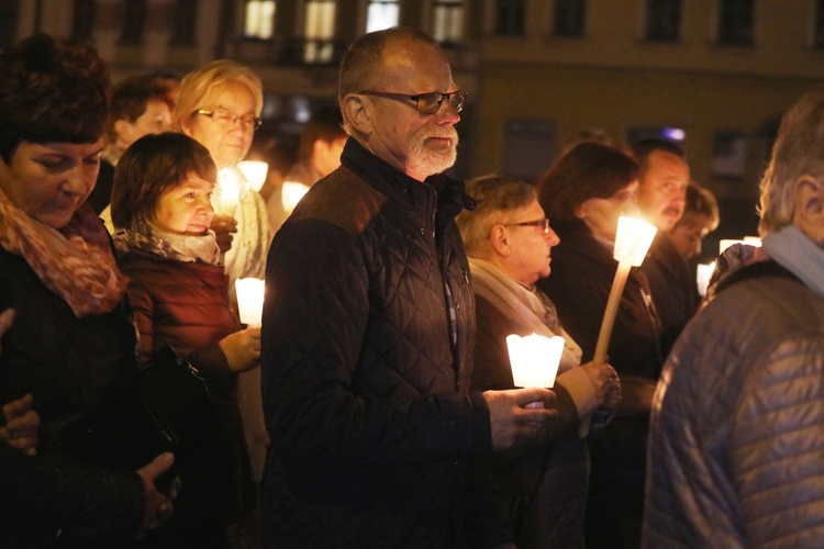 Poświęcenie figury MB Fatimskiej u św. Marii Magdaleny w Cieszynie