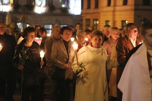 Poświęcenie figury MB Fatimskiej u św. Marii Magdaleny w Cieszynie