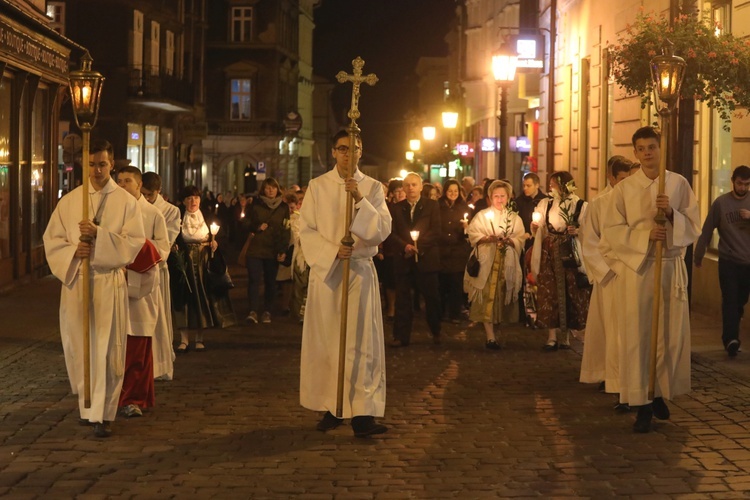 Poświęcenie figury MB Fatimskiej u św. Marii Magdaleny w Cieszynie