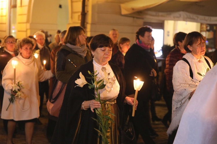 Poświęcenie figury MB Fatimskiej u św. Marii Magdaleny w Cieszynie