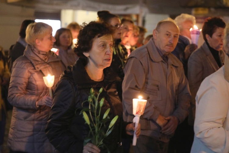 Poświęcenie figury MB Fatimskiej u św. Marii Magdaleny w Cieszynie