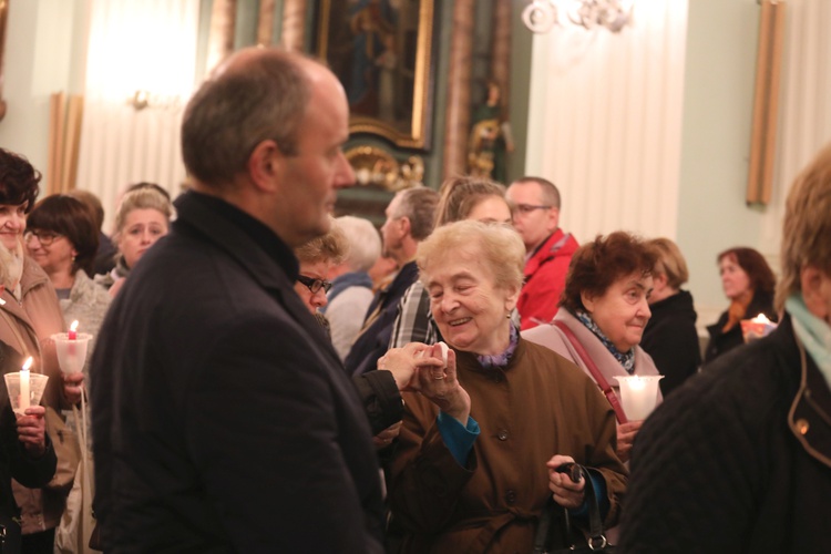 Poświęcenie figury MB Fatimskiej u św. Marii Magdaleny w Cieszynie