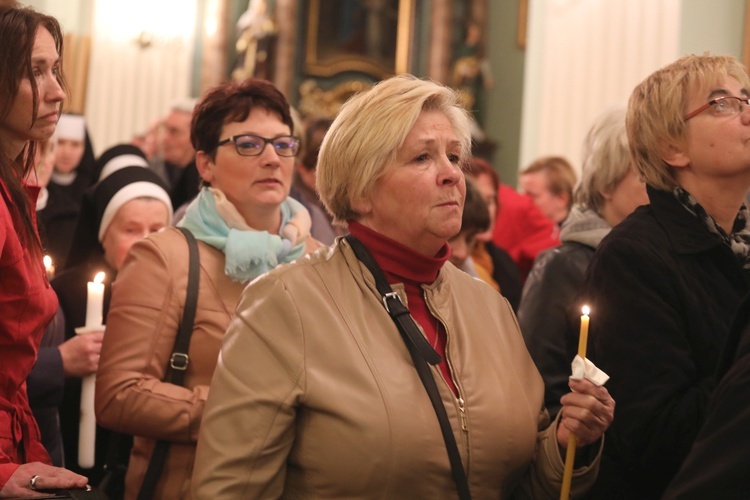 Poświęcenie figury MB Fatimskiej u św. Marii Magdaleny w Cieszynie