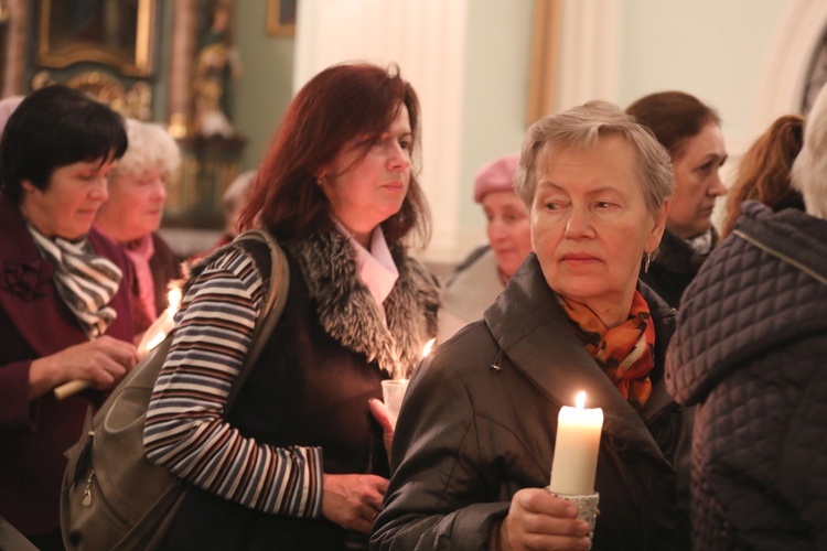 Poświęcenie figury MB Fatimskiej u św. Marii Magdaleny w Cieszynie