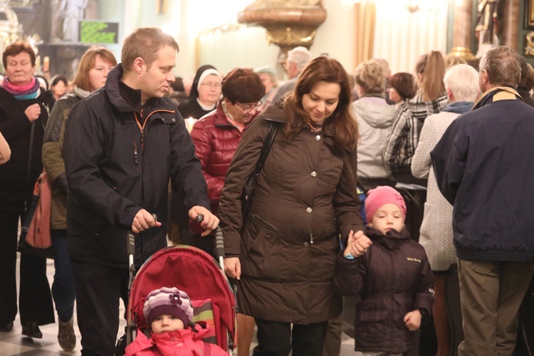 Poświęcenie figury MB Fatimskiej u św. Marii Magdaleny w Cieszynie