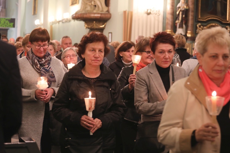 Poświęcenie figury MB Fatimskiej u św. Marii Magdaleny w Cieszynie