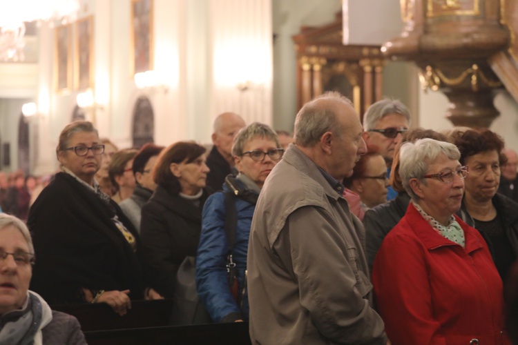 Poświęcenie figury MB Fatimskiej u św. Marii Magdaleny w Cieszynie