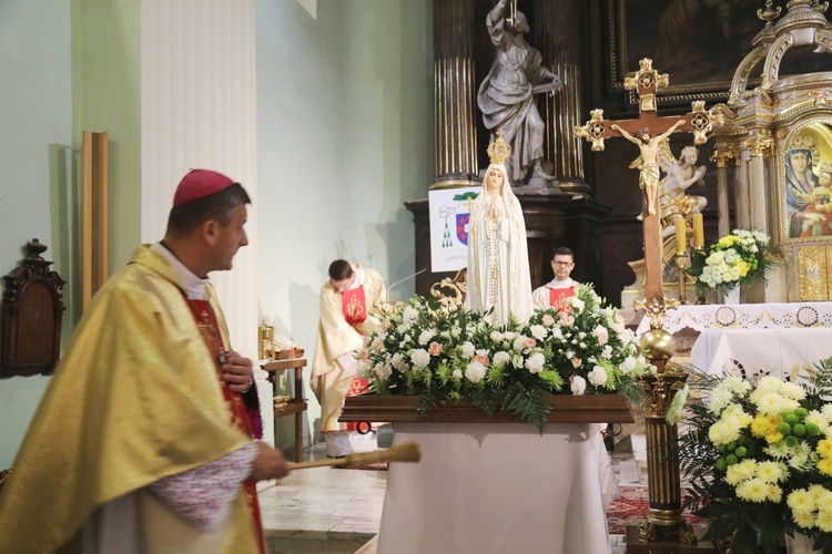 Poświęcenie figury MB Fatimskiej u św. Marii Magdaleny w Cieszynie