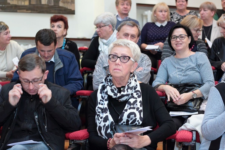 Dzień skupienia parafialnych zespołów synodalnych