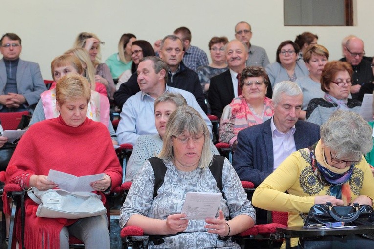 Dzień skupienia parafialnych zespołów synodalnych