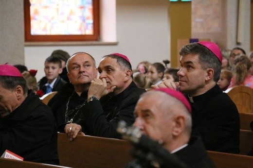 Biskupi u Matki Bożej Latyczowskiej