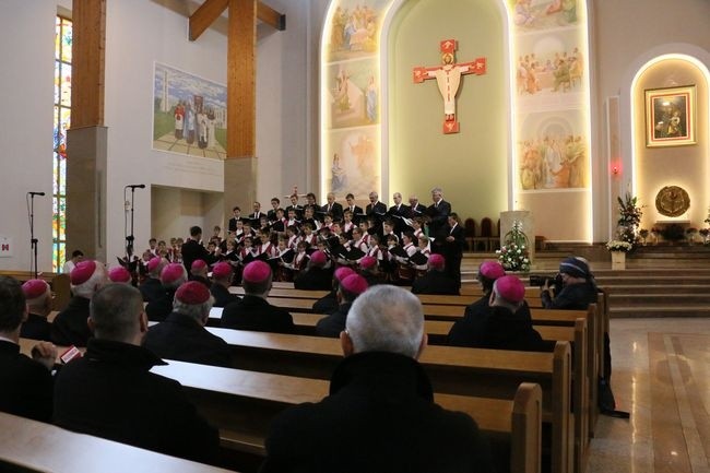 Biskupi u Matki Bożej Latyczowskiej