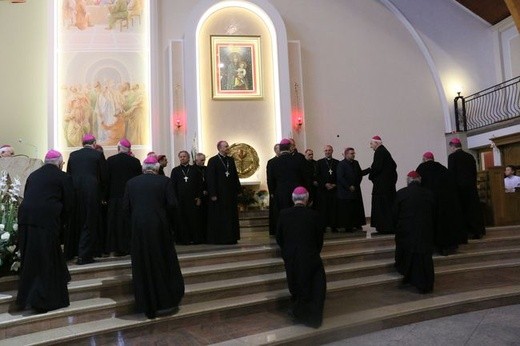 Biskupi u Matki Bożej Latyczowskiej