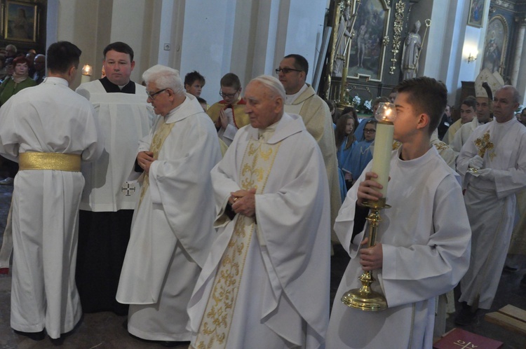 Święci Jan Paweł II i Maksymilian Kolbe w Muszynie