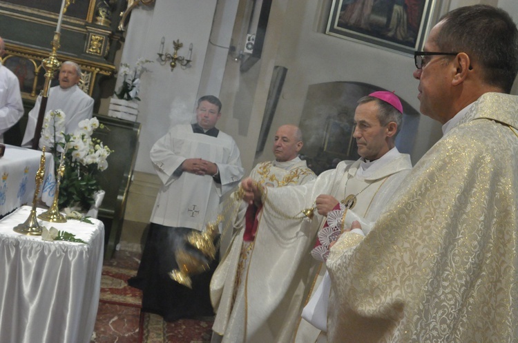 Święci Jan Paweł II i Maksymilian Kolbe w Muszynie