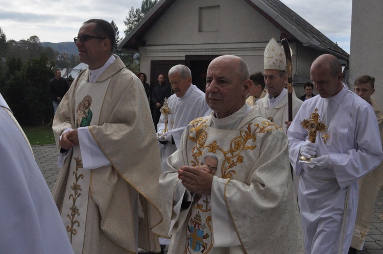 Święci Jan Paweł II i Maksymilian Kolbe w Muszynie